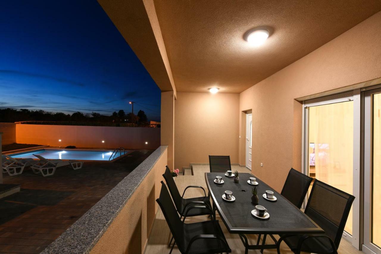 Holiday Home Luka Zadar Luaran gambar