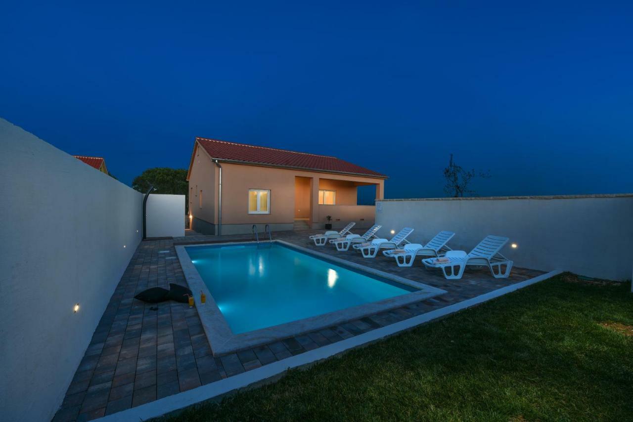 Holiday Home Luka Zadar Luaran gambar