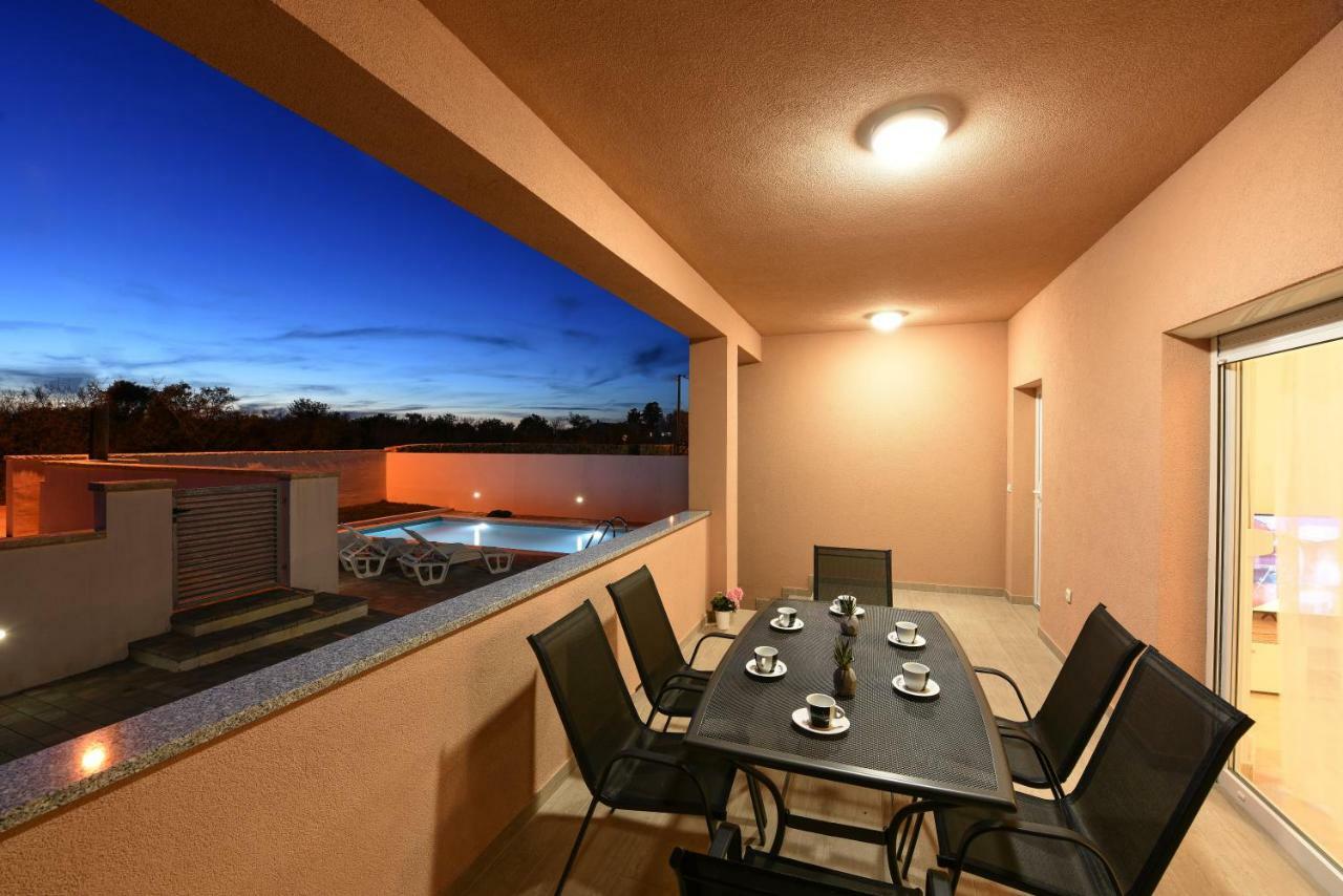 Holiday Home Luka Zadar Luaran gambar