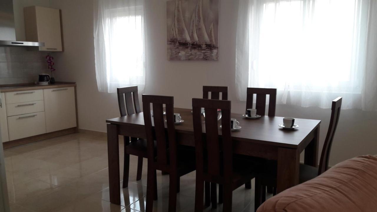Holiday Home Luka Zadar Luaran gambar